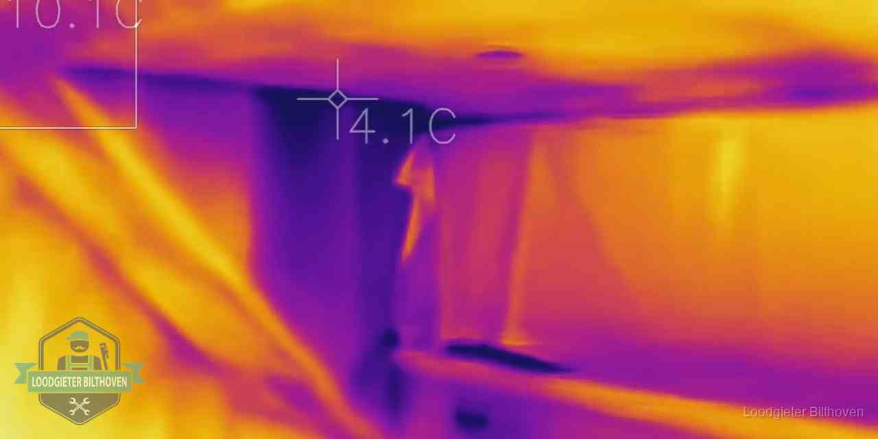 Warmtebeeldopname van een vloerconstructie tijdens lekdetectie in Bilthoven